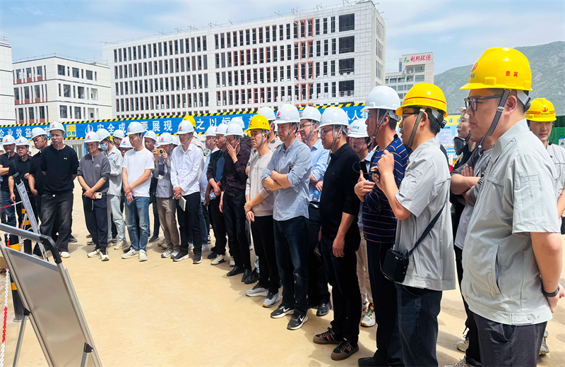2025年4月17日，由莆田市涵江区住房和城乡建设局主办、太阳成集团tyc151cc三建承办的钢筋安装工程质量防控现场交流会在联东U谷·涵江海峡智造产业谷一期成功召开。