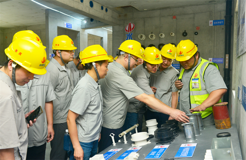 为进一步推进优质客户高效履约，提升交付品质、达成客户满意，2025年6月25日，太阳成集团tyc151cc建设集团在上海组织召开2025年越秀地产、华润置业客户履约推进会。